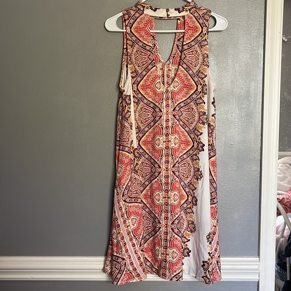 Keyhole Shift Dress - Picture 2 of 3